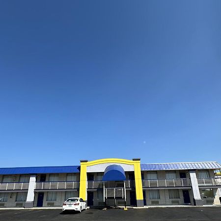 Days Inn By Wyndham Salina South Dış mekan fotoğraf