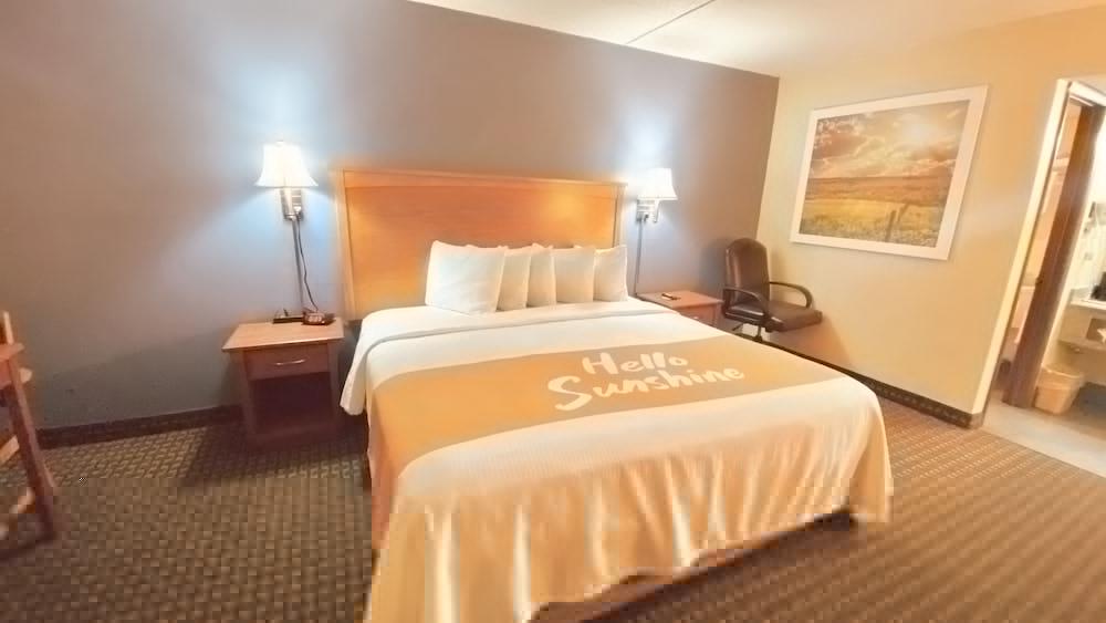 Days Inn By Wyndham Salina South Dış mekan fotoğraf
