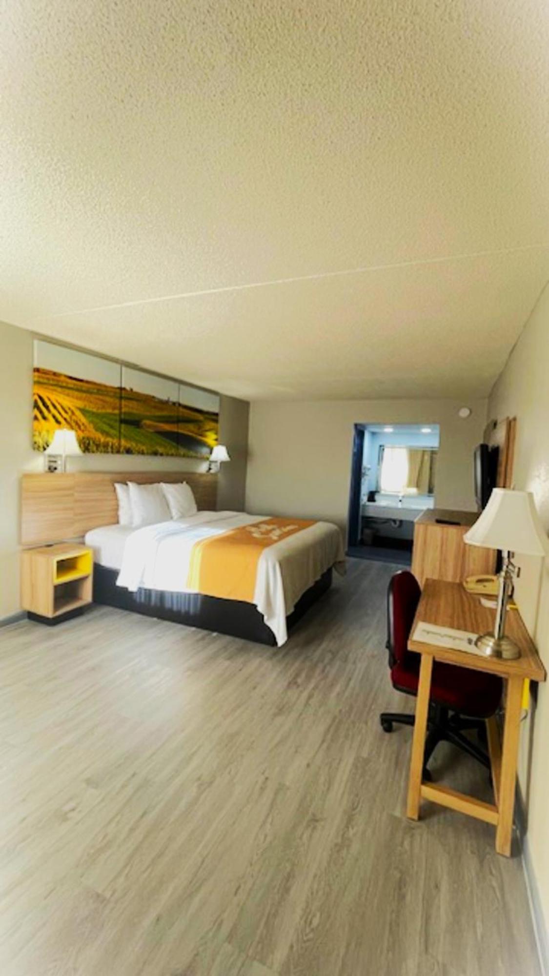 Days Inn By Wyndham Salina South Dış mekan fotoğraf