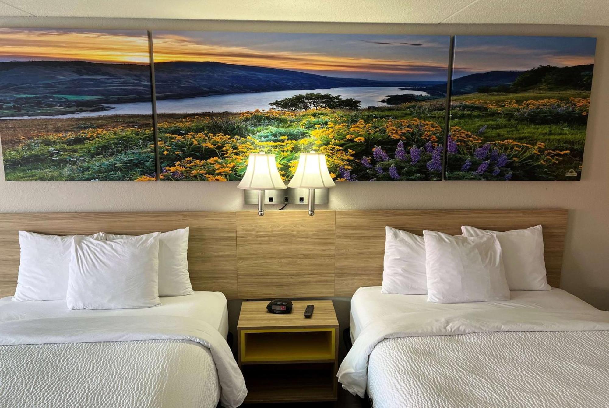 Days Inn By Wyndham Salina South Dış mekan fotoğraf