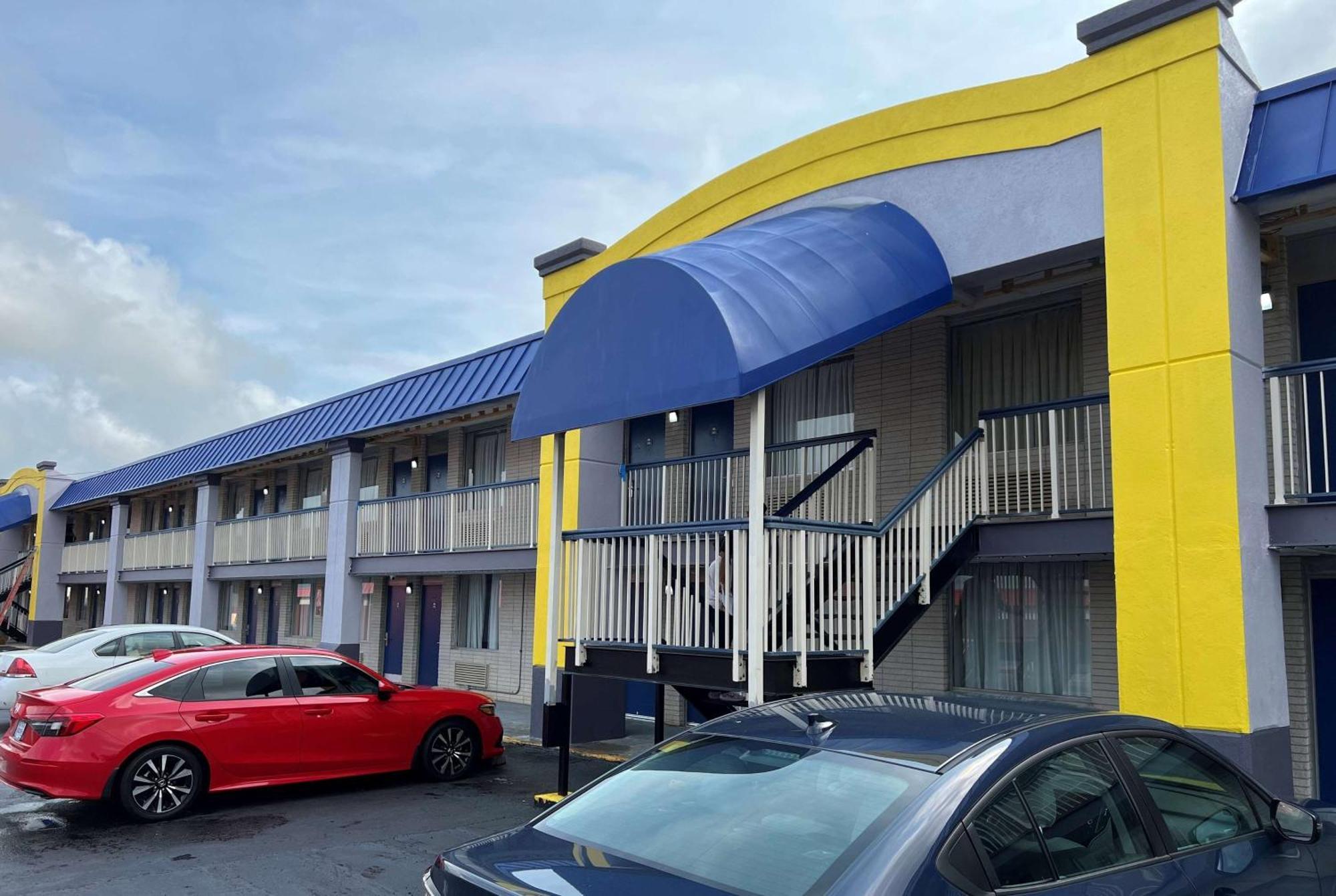 Days Inn By Wyndham Salina South Dış mekan fotoğraf