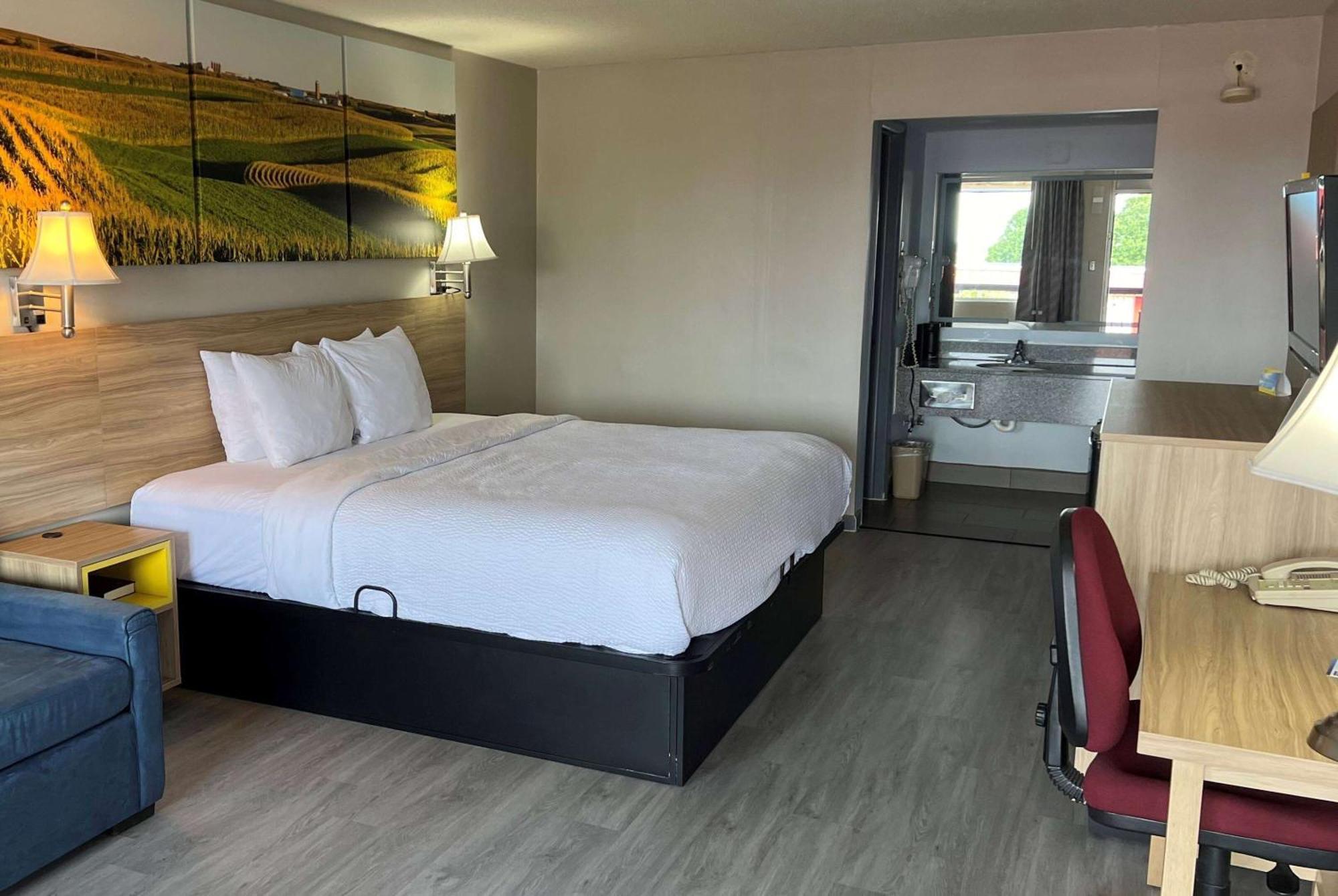 Days Inn By Wyndham Salina South Dış mekan fotoğraf