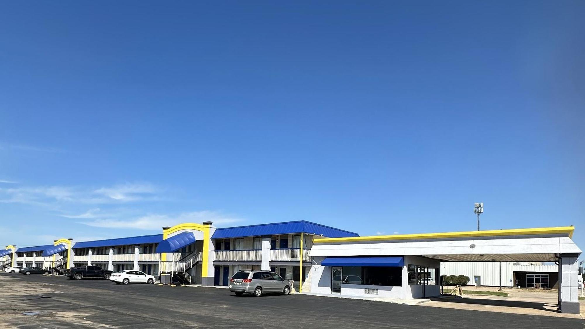 Days Inn By Wyndham Salina South Dış mekan fotoğraf