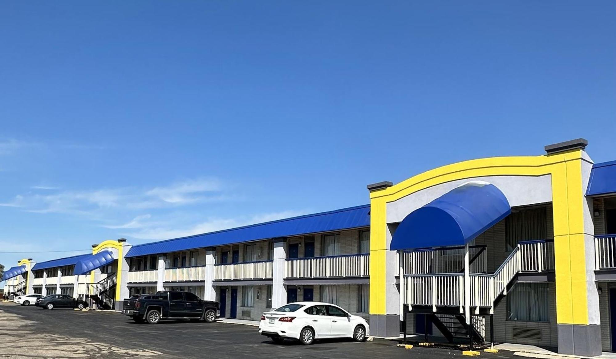 Days Inn By Wyndham Salina South Dış mekan fotoğraf