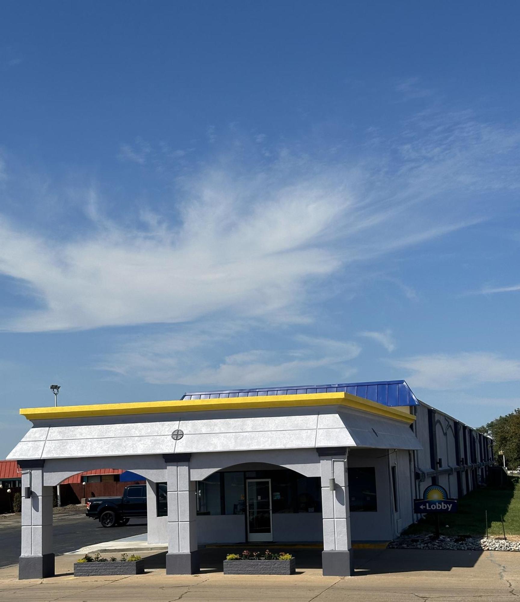 Days Inn By Wyndham Salina South Dış mekan fotoğraf
